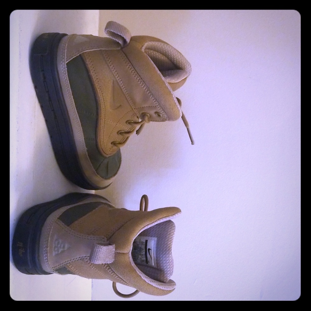 Nike ACG boots